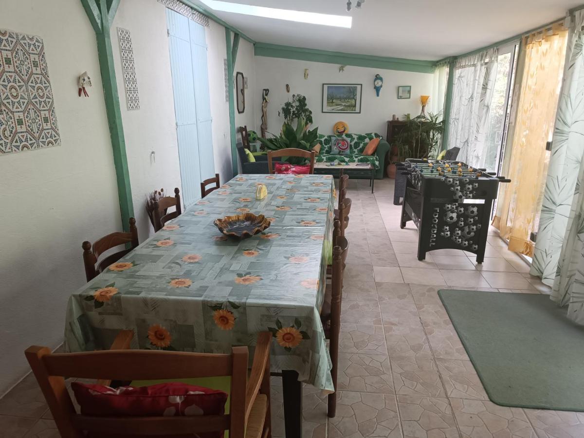 Mas Des Pins Panzió Saint-Cyprien Kültér fotó